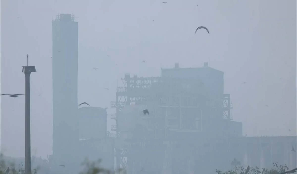 China कल तक India को Air Pollution पर उपदेश दे रहा था, आज दमघोंटू Smog ने Beijing को घेर लिया China कल तक India को Air Pollution पर उपदेश दे रहा था, आज दमघोंटू Smog ने Beijing को घेर लिया