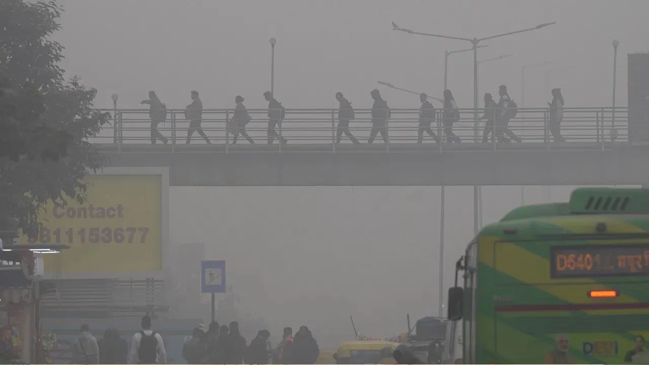 Delhi-NCR Weather: जारी है शीतलहर का कहर… जानें आज कैसा रहेगा दिल्ली-एनसीआर का मौसम Delhi-NCR Weather: जारी है शीतलहर का कहर... जानें आज कैसा रहेगा दिल्ली-एनसीआर का मौसम