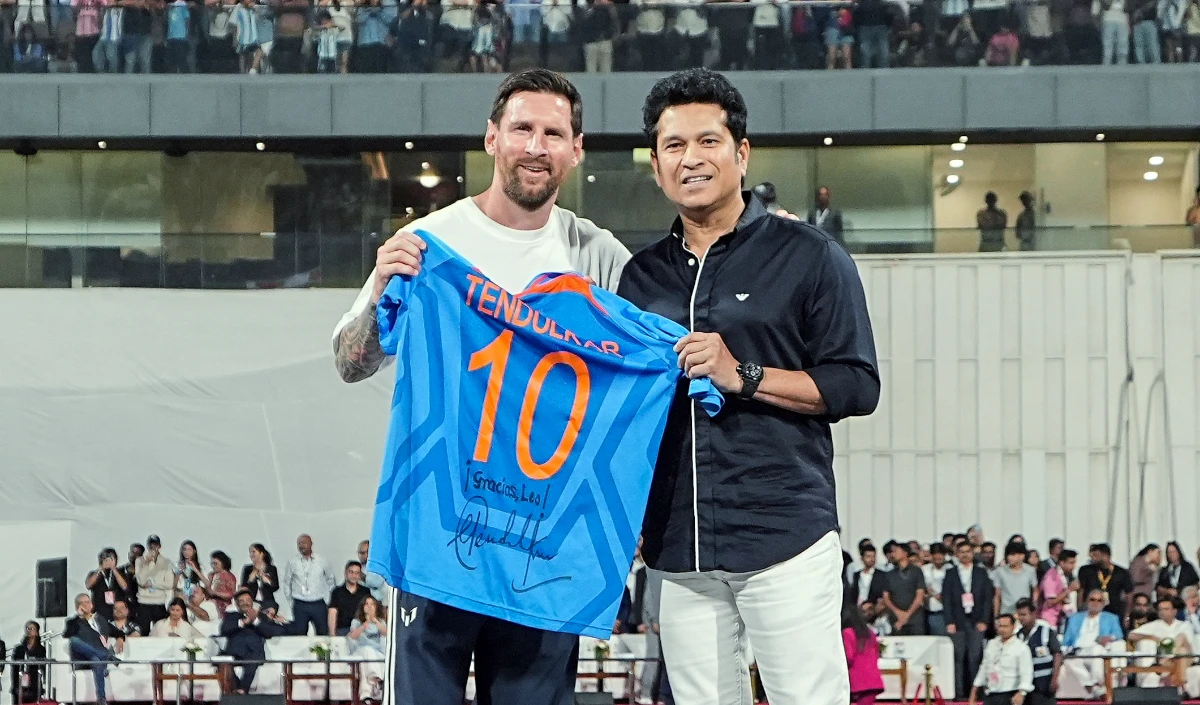 GOAT India Tour 2025 | मेस्सी और तेंदुलकर की जुगलबंदी ने वानखेड़े में एक और गौरवशाली अध्याय जुड़ा GOAT India Tour 2025 | मेस्सी और तेंदुलकर की जुगलबंदी ने वानखेड़े में एक और गौरवशाली अध्याय जुड़ा