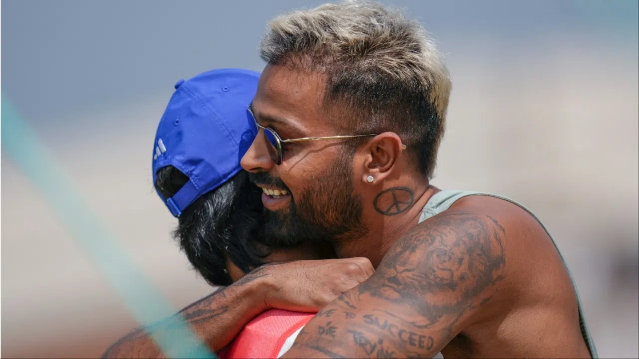 Hardik Pandya: मान गए हार्दिक पंड्या… खूब किया धोनी वाला काम Hardik Pandya: मान गए हार्दिक पंड्या... खूब किया धोनी वाला काम