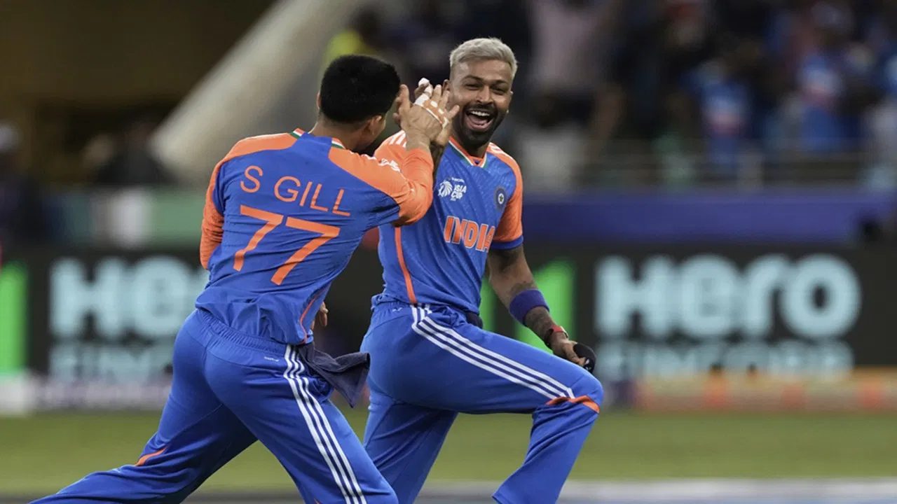 Hardik Pandya: हार्दिक पंड्या की कमाल गेंदबाजी, 40 गेंद में जीती टीम Hardik Pandya: हार्दिक पंड्या की कमाल गेंदबाजी, 40 गेंद में जीती टीम