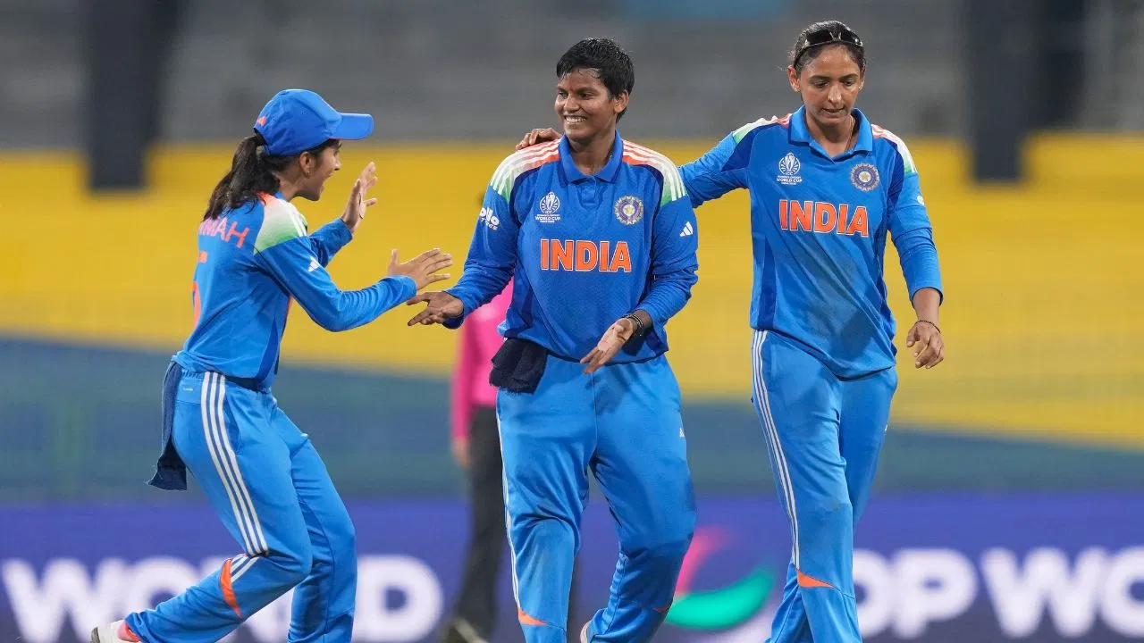 IND W vs SL W: दीप्ति शर्मा को अचानक क्या हुआ? श्रीलंका के खिलाफ दूसरे T20I मैच से होना पड़ा बाहर IND W vs SL W: दीप्ति शर्मा को अचानक क्या हुआ? श्रीलंका के खिलाफ दूसरे T20I मैच से होना पड़ा बाहर