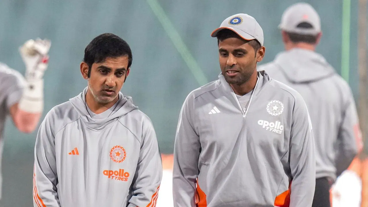 IND vs SA Toss Delay: लखनऊ में बिना बारिश ही मैच में हुई देरी, इस वजह से टालना पड़ा टॉस IND vs SA Toss Delay: लखनऊ में बिना बारिश ही मैच में हुई देरी, इस वजह से टालना पड़ा टॉस