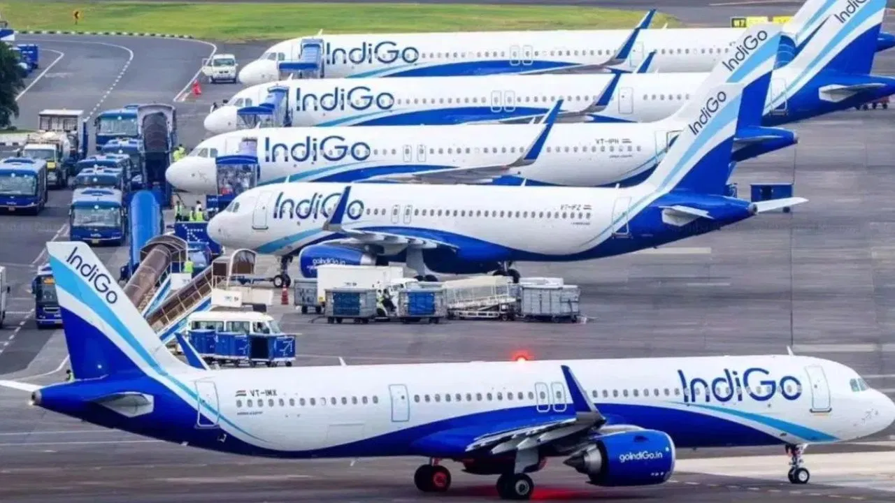 IndiGo पर नया संकट, सरकार ने दिया 58 करोड़ का नोटिस; क्या और बिगड़ने वाले हैं हालात? IndiGo पर नया संकट, सरकार ने दिया 58 करोड़ का नोटिस; क्या और बिगड़ने वाले हैं हालात?