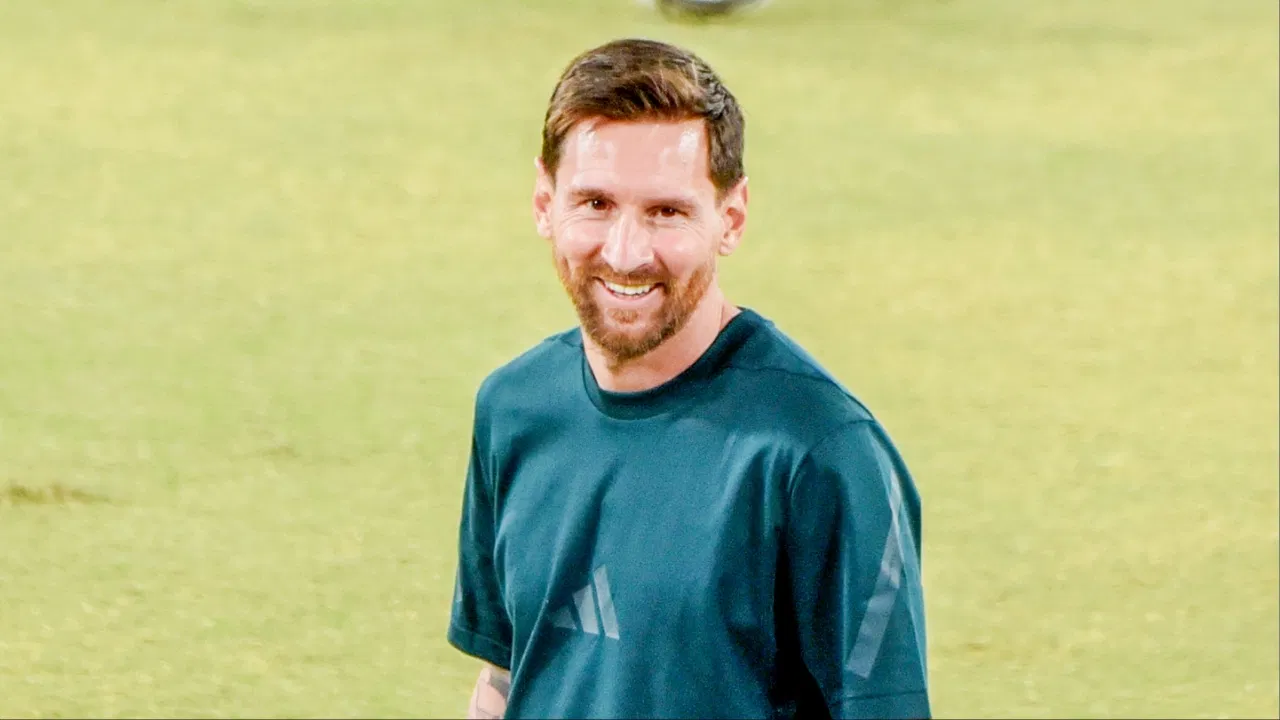 Lionel Messi: दिल्ली में मेसी से कैसे मिल सकते हैं? ऐसी होगी अर्जेंटीना के स्टार फुटबॉलर की सिक्योरिटी Lionel Messi: दिल्ली में मेसी से कैसे मिल सकते हैं? ऐसी होगी अर्जेंटीना के स्टार फुटबॉलर की सिक्योरिटी