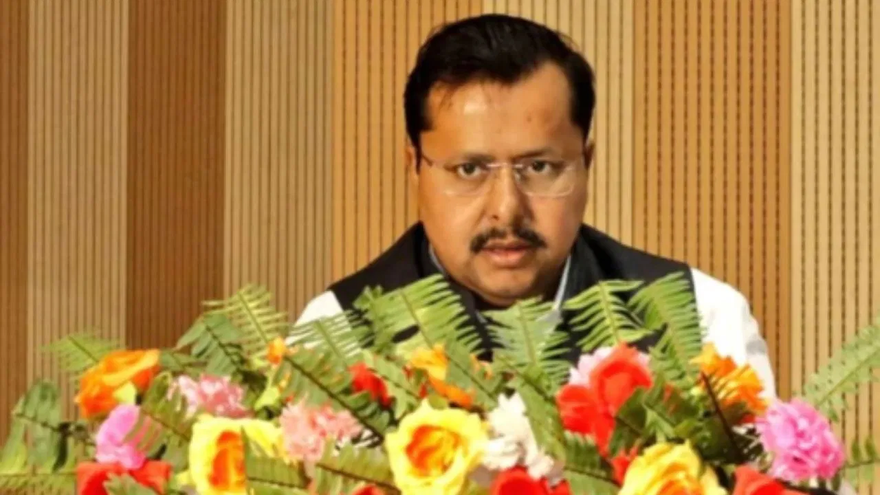 इधर मंत्री पद से नितिन नबीन का इस्तीफा, उधर दिलीप जायसवाल और विजय कुमार सिन्हा को मिली बड़ी जिम्मेदारी Nitin Nabin Education: दिल्ली से पढ़ाई, बिहार में बने मंत्री, अब बीजेपी अध्यक्ष बनकर फिर राजधानी लौटे..जानें नितिन नबीन के पास कौन सी डिग्री