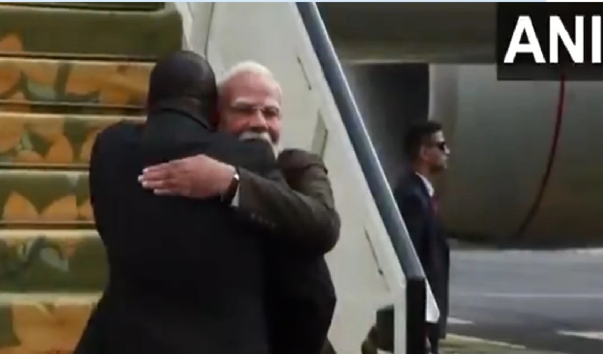 PM Modi Ethiopia Visit: जॉर्डन के बाद इथियोपिया पहुंचे पीएम मोदी, PM अली ने गले लगाकर किया स्वागत PM Modi Ethiopia Visit: जॉर्डन के बाद इथियोपिया पहुंचे पीएम मोदी, PM अली ने गले लगाकर किया स्वागत