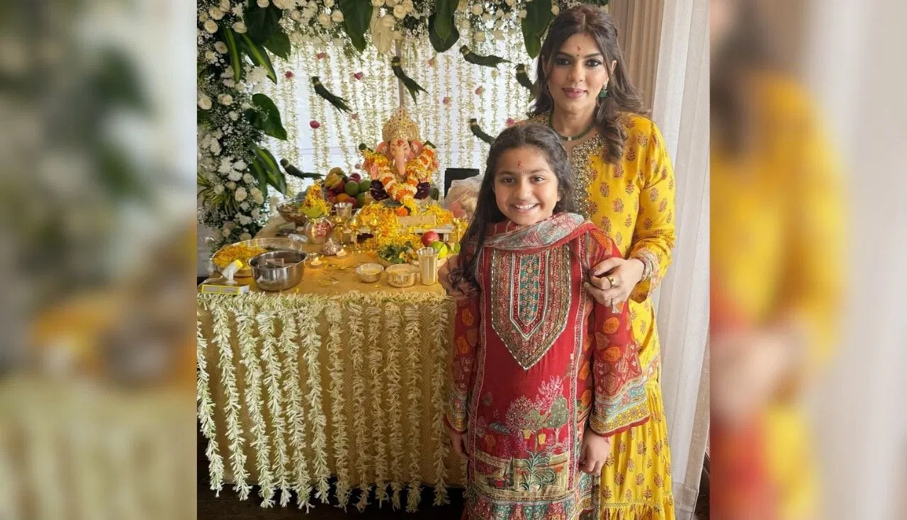 Pooja Dadlani daughter School fees: शाहरुख की मैनेजर पूजा ददलानी की बेटी जिस स्कूल में पढ़ती है उसकी फीस कितनी है? Pooja Dadlani daughter School fees: शाहरुख की मैनेजर पूजा ददलानी की बेटी जिस स्कूल में पढ़ती है उसकी फीस कितनी है?