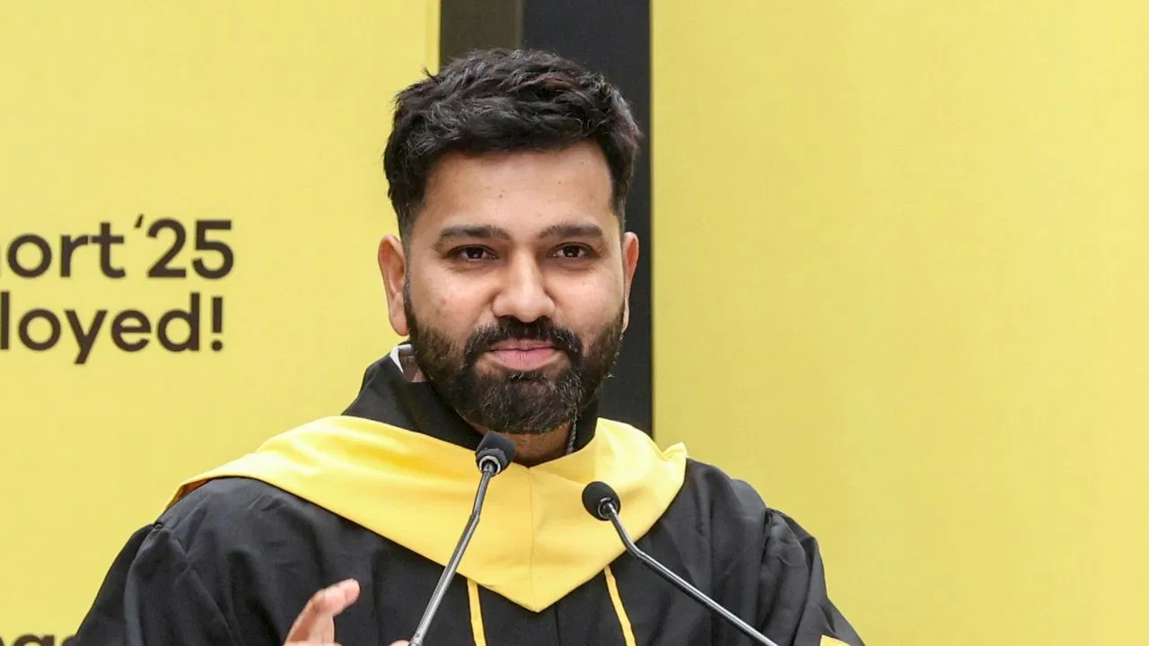 Rohit Sharma Video: रोहित शर्मा ने खुलेआम उड़ाया इंग्लैंड का मजाक, एशेज में तीसरी हार के बाद किया शर्मिंदा Rohit Sharma Video: रोहित शर्मा ने खुलेआम उड़ाया इंग्लैंड का मजाक, एशेज में तीसरी हार के बाद किया शर्मिंदा