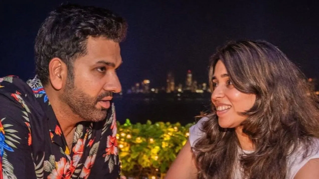 Rohit Sharma: टाइम ही भूल गए रोहित शर्मा? पत्नी रितिका सजदेह के सामने कर बैठे ये बड़ी गलती, Video Rohit Sharma: टाइम ही भूल गए रोहित शर्मा? पत्नी रितिका सजदेह के सामने कर बैठे ये बड़ी गलती, Video