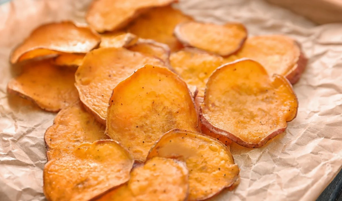 Shakarkandi Chips: बच्चों को खिलाएं हेल्दी क्रिस्पी शकरकंद के चिप्स, बार-बार मांगेंगे, जानें बनाने का तरीका और इसके फायदे Shakarkandi Chips: बच्चों को खिलाएं हेल्दी क्रिस्पी शकरकंद के चिप्स, बार-बार मांगेंगे, जानें बनाने का तरीका और इसके फायदे