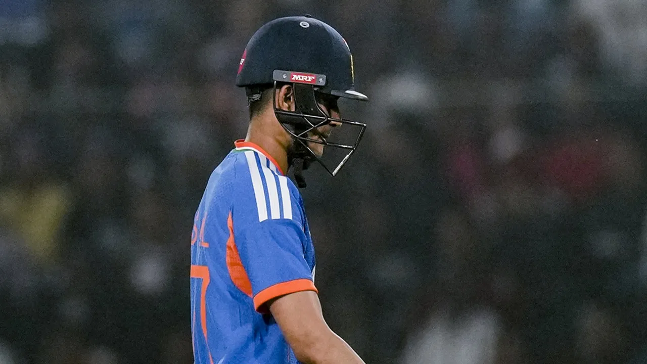 Shubman Gill: शुभमन गिल के करियर का सबसे खराब दिन, पहली गेंद पर आउट Shubman Gill: शुभमन गिल के करियर का सबसे खराब दिन, पहली गेंद पर आउट