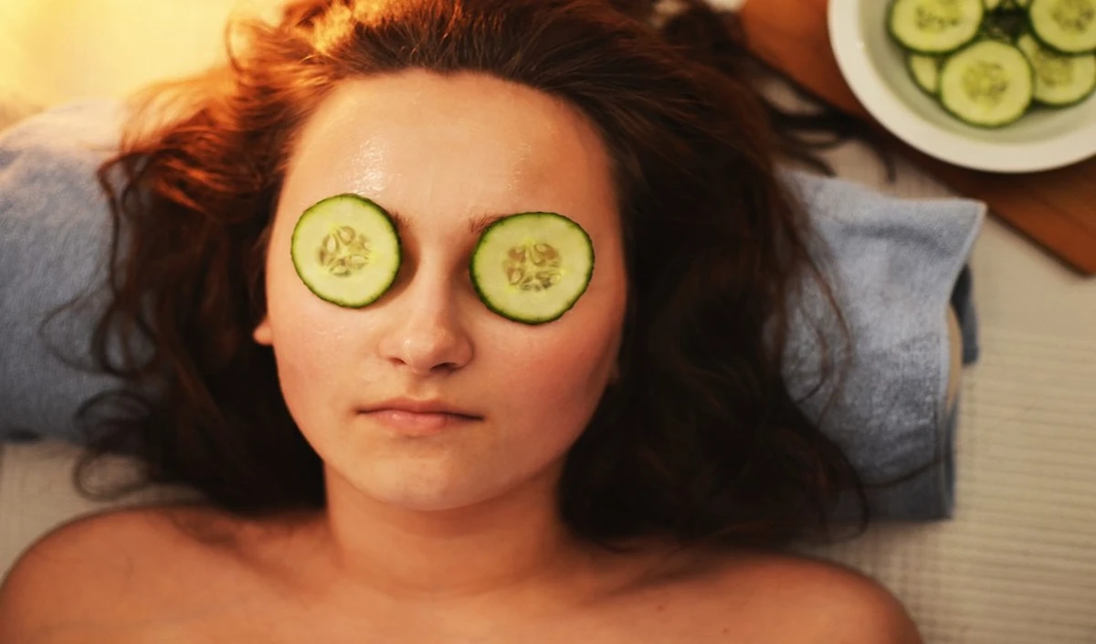 Skin Care: घर बैठे पाएं पार्लर जैसा निखार, आसानी से बनाएं ऑर्गेनिक फेशियल, स्किन होगी बेदाग Skin Care: घर बैठे पाएं पार्लर जैसा निखार, आसानी से बनाएं ऑर्गेनिक फेशियल, स्किन होगी बेदाग