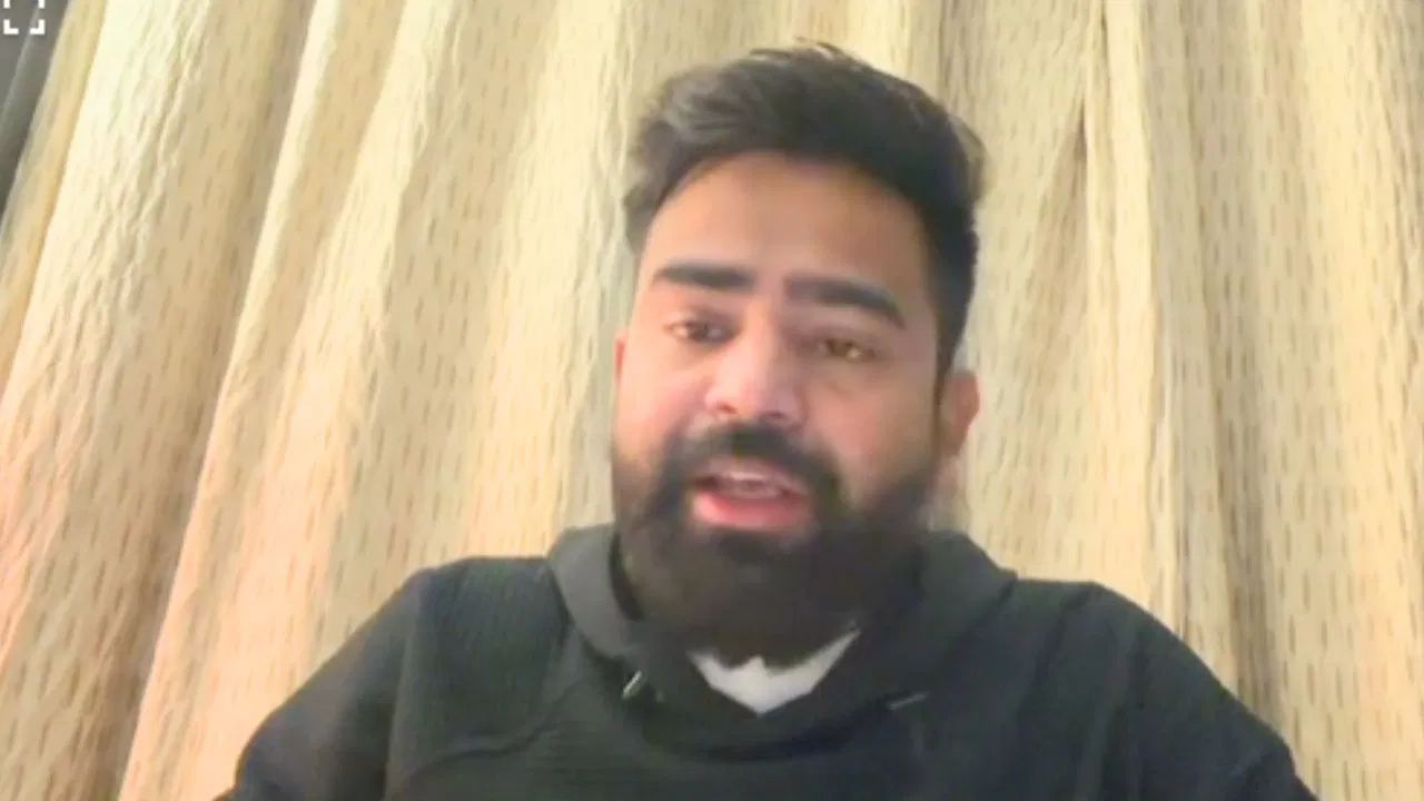 UP: ‘मैंने जहरीली दवा नहीं बेंची…’ कफ सिरप केस के सरगना शुभम का Video, आरोपों पर क्या दी सफाई? UP: 'मैंने जहरीली दवा नहीं बेंची...' कफ सिरप केस के सरगना शुभम का Video, आरोपों पर क्या दी सफाई?