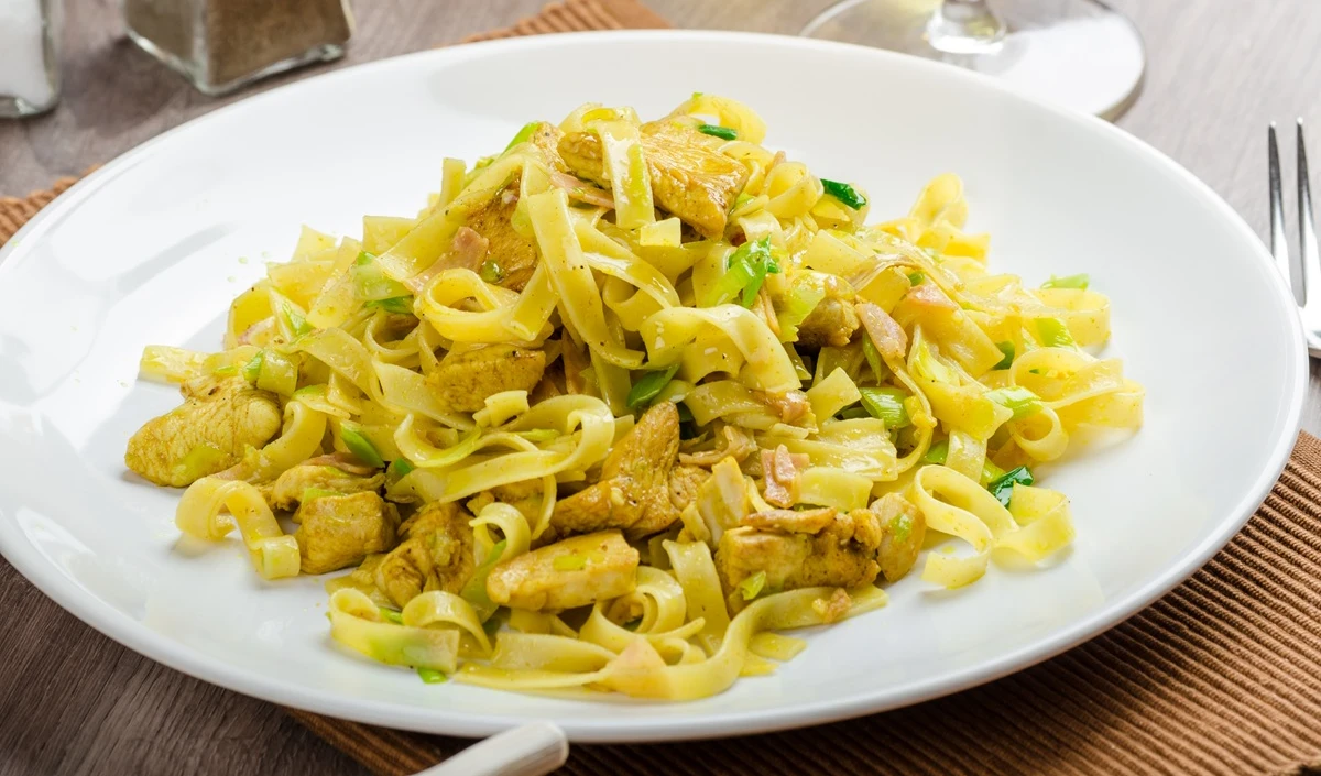 Winter Recipes । 30 मिनट में घर पर बनाएं Tarragon Chicken Stock Pasta, सर्दियों की शामें होंगी सुकून भरी Winter Recipes । 30 मिनट में घर पर बनाएं Tarragon Chicken Stock Pasta, सर्दियों की शामें होंगी सुकून भरी