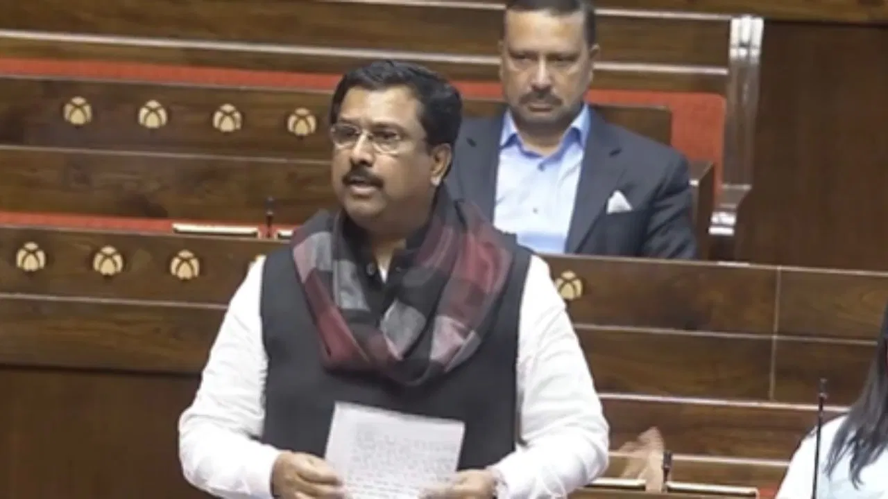 अब ये हमें राष्ट्रवाद सिखाएंगे जो जिन्ना की मजार पर माथा टेकते हैं…BJP पर भड़के कांग्रेस सांसद नासिर हुसैन अब ये हमें राष्ट्रवाद सिखाएंगे जो जिन्ना की मजार पर माथा टेकते हैं...BJP पर भड़के कांग्रेस सांसद नासिर हुसैन