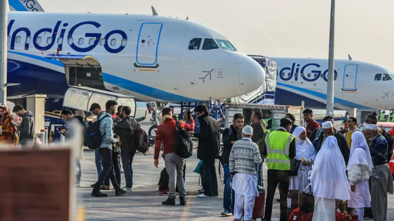 इंडिगो को संकट से उबारने के लिए DGCA ने उठाए ये बड़े कदम, आखिर कब मिलेगी राहत? इंडिगो को संकट से उबारने के लिए DGCA ने उठाए ये बड़े कदम, आखिर कब मिलेगी राहत?