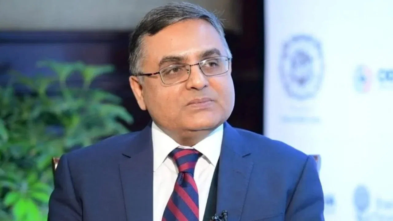 उड़ानों पर कोहरे का असर, क्या है एयरलाइंस की तैयारियां, DGCA ने दिया जांच का आदेश उड़ानों पर कोहरे का असर, क्या है एयरलाइंस की तैयारियां, DGCA ने दिया जांच का आदेश