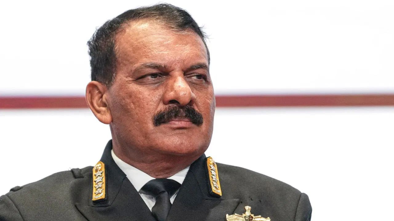 ऑपरेशन सिंदूर अब भी जारी… नेवी चीफ ने बताई नौसेना की ताकत, कहा- समुद्र में नहीं आ पाई पाकिस्तानी नौसेना ऑपरेशन सिंदूर अब भी जारी... नेवी चीफ ने बताई नौसेना की ताकत, कहा- समुद्र में नहीं आ पाई पाकिस्तानी नौसेना