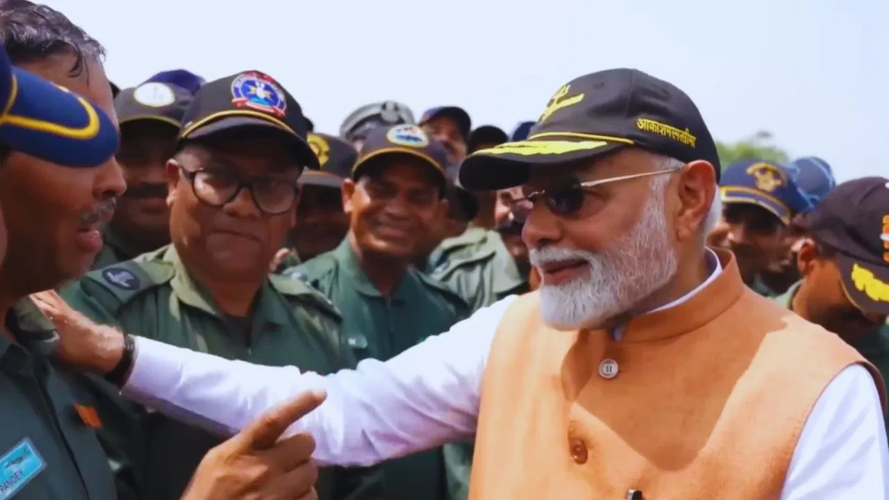 ऑपरेशन सिंदूर से लेकर खेल की दुनिया तक… मन की बात में पीएम मोदी ने बताया 2025 में भारत ने कहां-कहां छोड़ी छाप ऑपरेशन सिंदूर से लेकर खेल की दुनिया तक... मन की बात में पीएम मोदी ने बताया 2025 में भारत ने कहां-कहां छोड़ी छाप