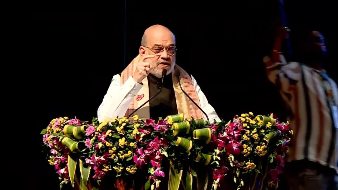 कांग्रेस ने घुसपैठियों को देश में बसाया, पूर्वोत्तर की शांति के लिए हमने कई कदम उठाए… असम में बोले अमित शाह कांग्रेस ने घुसपैठियों को देश में बसाया, पूर्वोत्तर की शांति के लिए हमने कई कदम उठाए... असम में बोले अमित शाह