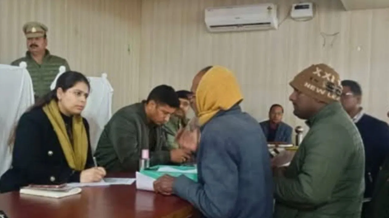 किसान को नहीं मिला मुआवजा, अब DM के घर की होगी कुर्की… बिजनौर में कोर्ट का बड़ा आदेश किसान को नहीं मिला मुआवजा, अब DM के घर की होगी कुर्की... बिजनौर में कोर्ट का बड़ा आदेश