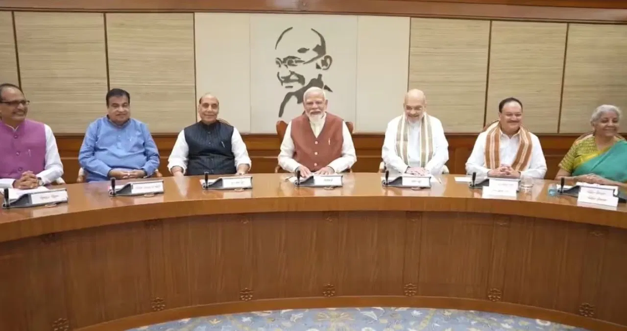 कैबिनेट बैठक में PM मोदी को बधाई, सरकार लोगों को बताएगी ‘जी राम जी बिल’ के लाभ कैबिनेट बैठक में PM मोदी को बधाई, सरकार लोगों को बताएगी 'जी राम जी बिल' के लाभ