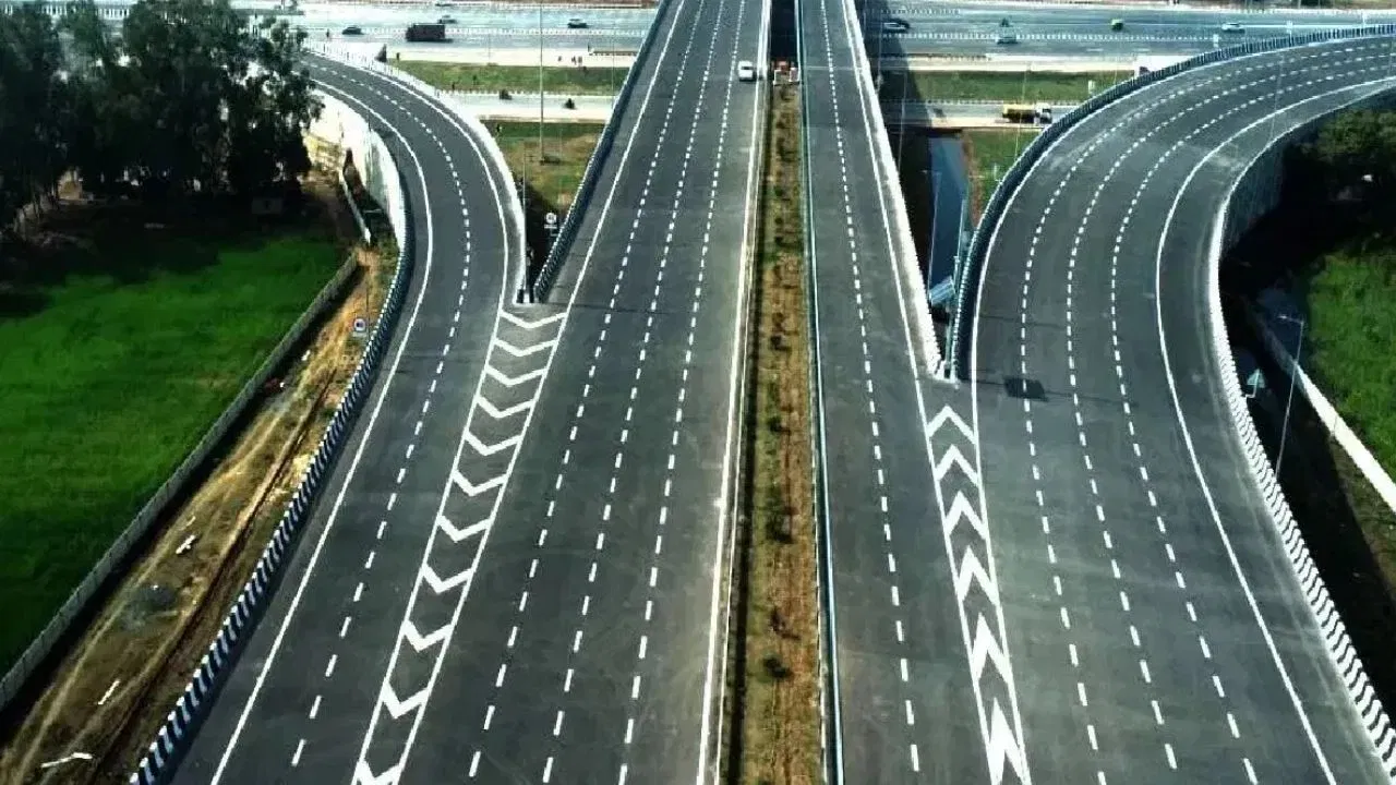गंगा एक्सप्रेसवे से जुड़ेगा नोएडा एयरपोर्ट…बनेगा 74 KM लंबा लिंक एक्सप्रेसवे; 740 एकड़ जमीन का होगा अधिग्रहण गंगा एक्सप्रेसवे से जुड़ेगा नोएडा एयरपोर्ट...बनेगा 74 KM लंबा लिंक एक्सप्रेसवे; 740 एकड़ जमीन का होगा अधिग्रहण