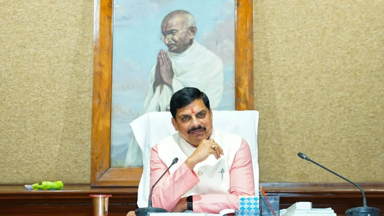 ग्रामीण विकास पर समीक्षा बैठक, CM मोहन यादव ने पंचायतों को सशक्त बनाने के दिए निर्देश ग्रामीण विकास पर समीक्षा बैठक, CM मोहन यादव ने पंचायतों को सशक्त बनाने के दिए निर्देश