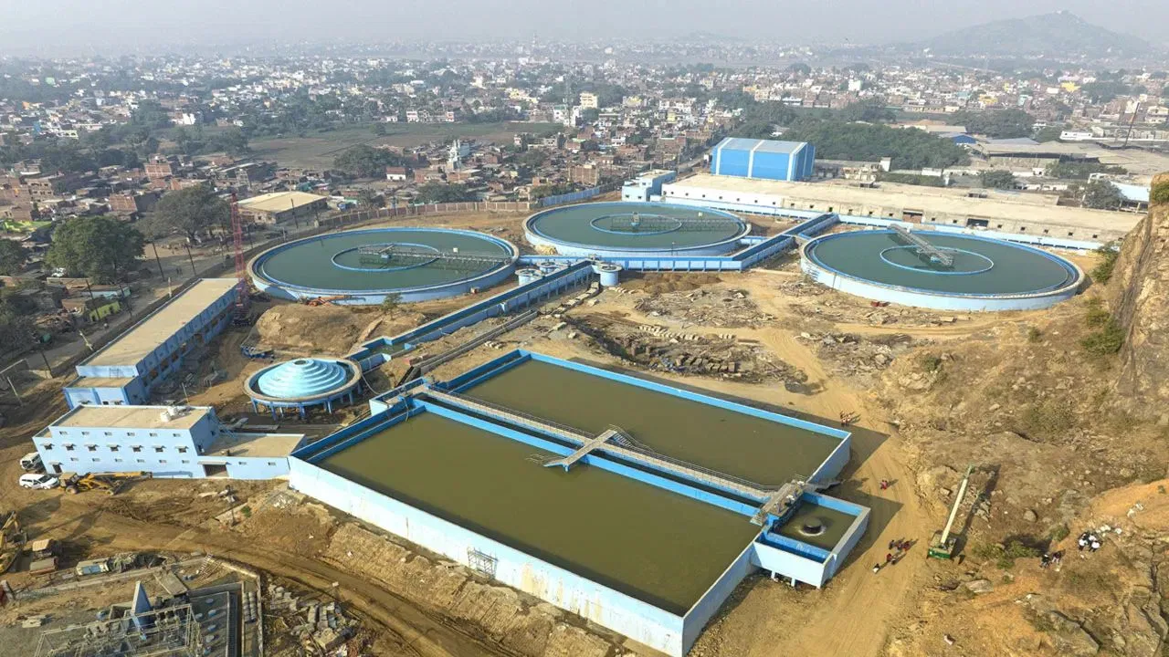 ग्रेटर नोएडा के 54 सेक्टर्स तक पहुंचा गंगाजल, ग्रेनो वेस्ट में मार्च 2026 तक मिलेगा साफ पेयजल ग्रेटर नोएडा के 54 सेक्टर्स तक पहुंचा गंगाजल, ग्रेनो वेस्ट में मार्च 2026 तक मिलेगा साफ पेयजल