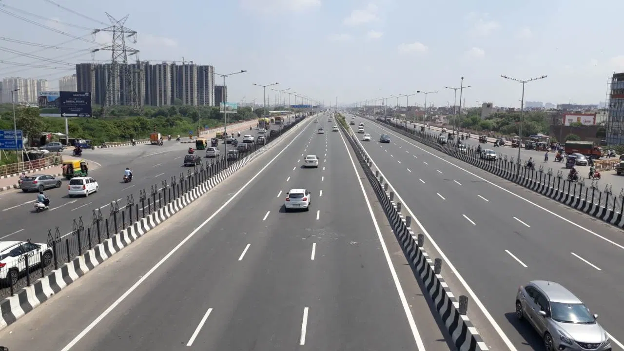 चौथी बार बढ़ी दिल्ली-मेरठ एक्सप्रेस-वे के 5वें फेज की डेट, पूरा होते ही गंगा एक्सप्रेस-वे होगा कनेक्ट… किन इलाके के लोगों को होगा फायदा? चौथी बार बढ़ी दिल्ली-मेरठ एक्सप्रेस-वे के 5वें फेज की डेट, पूरा होते ही गंगा एक्सप्रेस-वे होगा कनेक्ट... किन इलाके के लोगों को होगा फायदा?