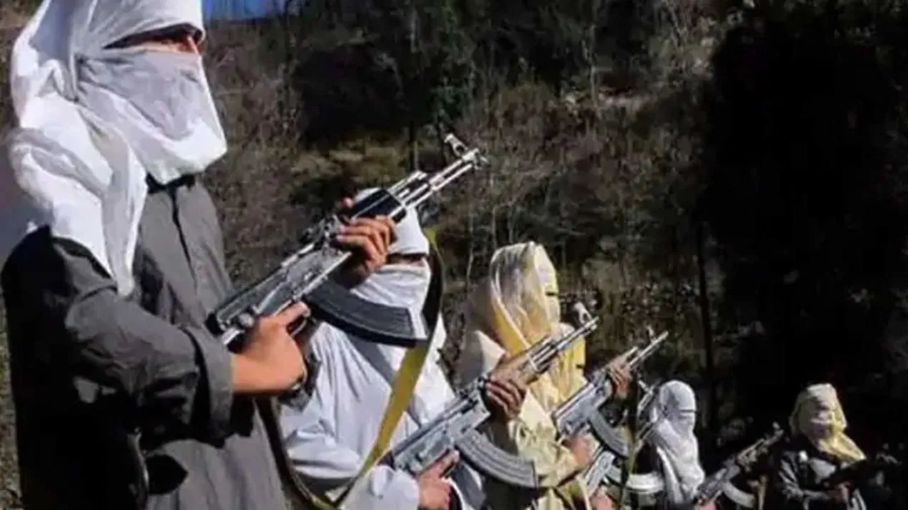जम्मू-कश्मीर: पुंछ में आतंकियों की नई साजिश, युवाओं की कर रहे भर्ती, घाटी को दहलाने की कोशिश जम्मू-कश्मीर: पुंछ में आतंकियों की नई साजिश, युवाओं की कर रहे भर्ती, घाटी को दहलाने की कोशिश