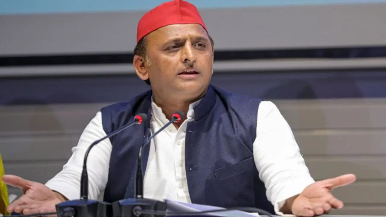 जाग गया है PDA, नहीं सहेगा अपमान… अखिलेश यादव ने लोगों से क्या की अपील? जहां हारती है, वहां वोट कटवा देती है... SIR को लेकर अखिलेश यादव ने BJP पर बोला हमला