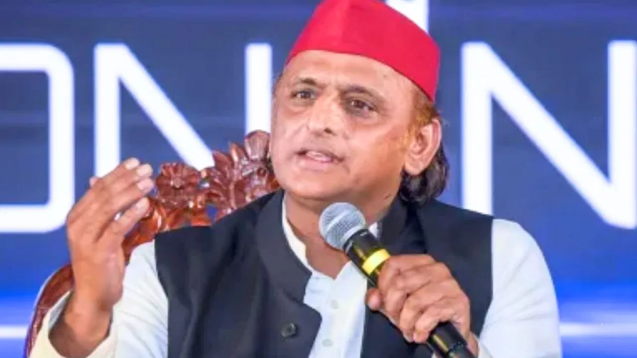 ट्रैफिक जाम, सिरप कांड…PM मोदी के लखनऊ दौरे से पहले अखिलेश ने योगी सरकार को घेरा ट्रैफिक जाम, सिरप कांड...PM मोदी के लखनऊ दौरे से पहले अखिलेश ने योगी सरकार को घेरा