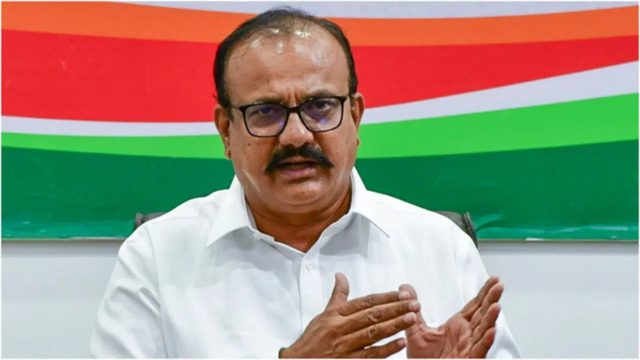तो हमारा वजूद खत्म हो जाता… मुंबई में UBT-कांग्रेस के बीच गठबंधन नहीं होने पर बोले सपकाल तो हमारा वजूद खत्म हो जाता... मुंबई में UBT-कांग्रेस के बीच गठबंधन नहीं होने पर बोले सपकाल