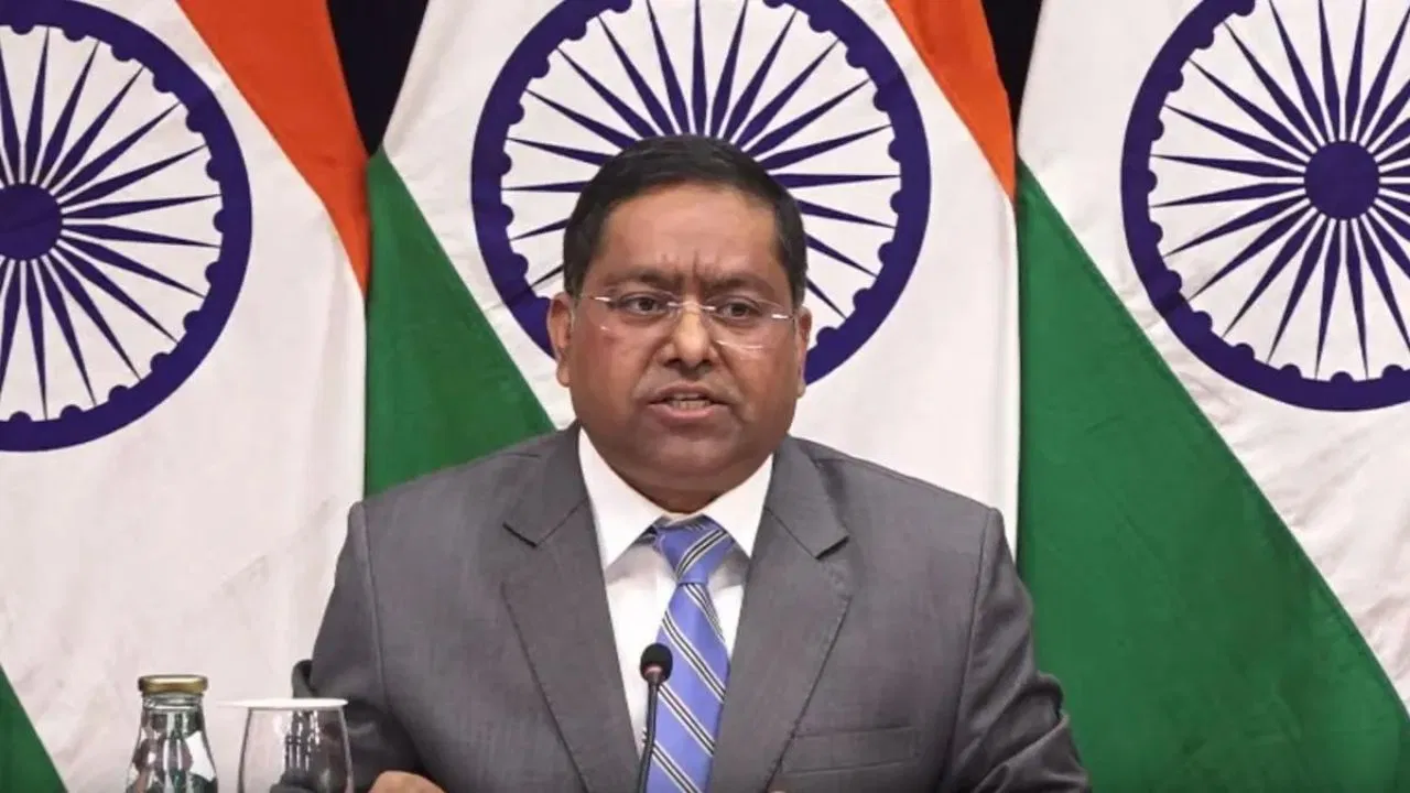 दिल्ली में बांग्लादेश हाई कमीशन की सुरक्षा में सेंध, भारत ने खबरों को किया खारिज, दीपू की हत्या पर जताई चिंता दिल्ली में बांग्लादेश हाई कमीशन की सुरक्षा में सेंध, भारत ने खबरों को किया खारिज, दीपू की हत्या पर जताई चिंता