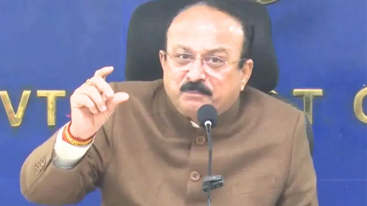 दिल्ली: स्कूलों में लगेंगे 10000 एयर प्यूरीफायर, शिक्षा मंत्री ने किया बड़ा ऐलान, AAP पर निशाना दिल्ली: स्कूलों में लगेंगे 10000 एयर प्यूरीफायर, शिक्षा मंत्री ने किया बड़ा ऐलान, AAP पर निशाना