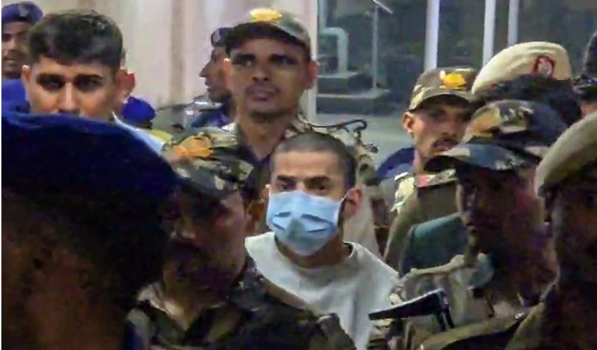 दुबई से ऑपरेट कर रहा शहजाद भट्टी, लॉरेंस-अनमोल की जान को खतरा, ISI कनेक्शन का शक दुबई से ऑपरेट कर रहा शहजाद भट्टी, लॉरेंस-अनमोल की जान को खतरा, ISI कनेक्शन का शक