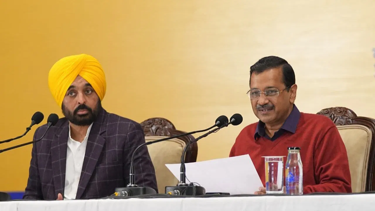 पंजाब निकाय चुनाव में AAP की बंपर जीत के 10 बड़े फैक्टर… केजरीवाल का विपक्ष दलों पर भी निशाना पंजाब निकाय चुनाव में AAP की बंपर जीत के 10 बड़े फैक्टर... केजरीवाल का विपक्ष दलों पर भी निशाना