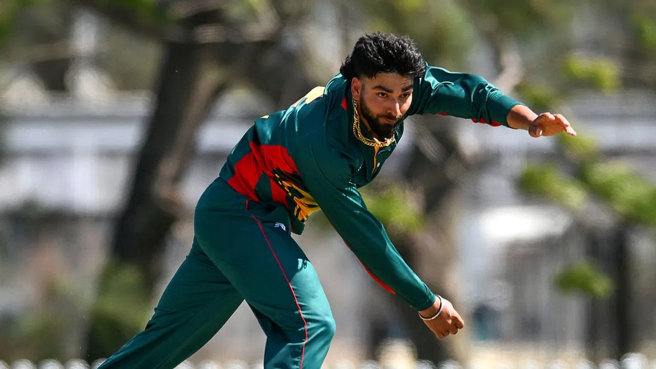 पेट पालने के लिए काटी मीट और सब्जियां, अब मिली IPL Auction में एंट्री, 29 साल के खिलाड़ी की चमकेगी किस्मत? पेट पालने के लिए काटी मीट और सब्जियां, अब मिली IPL Auction में एंट्री, 29 साल के खिलाड़ी की चमकेगी किस्मत?