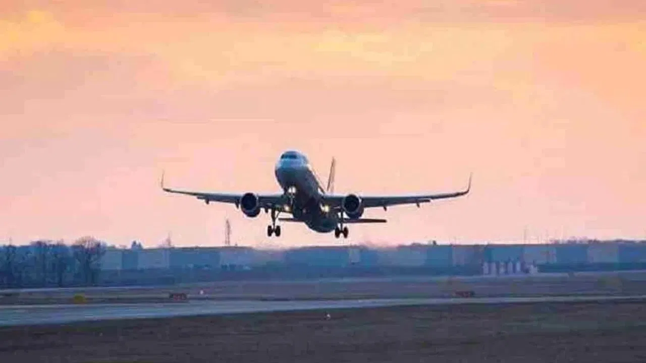 फ्लाइट कैंसिल करना पड़ा भारी, आसमान के राजा को हुआ 7160 करोड़ का नुकसान फ्लाइट कैंसिल करना पड़ा भारी, आसमान के राजा को हुआ 7160 करोड़ का नुकसान