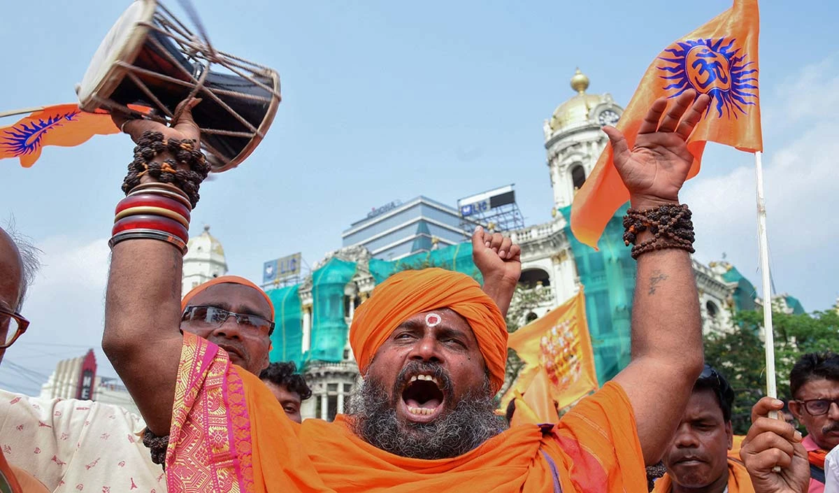 बंगाल में उभरते हिन्दू स्वरों में बदलते राजनीतिक समीकरण बंगाल में उभरते हिन्दू स्वरों में बदलते राजनीतिक समीकरण