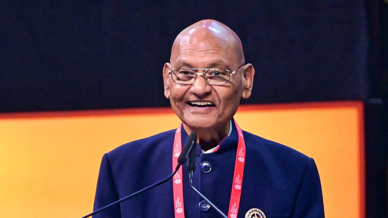 बाजार में तहलका मचाएगा वेदांता का पंच, बड़ी तैयारी में अनिल अग्रवाल बाजार में तहलका मचाएगा वेदांता का पंच, बड़ी तैयारी में अनिल अग्रवाल