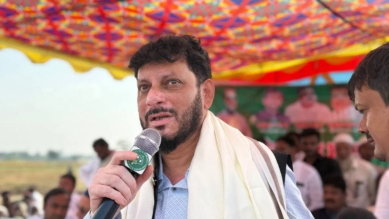 ‘बुर्का पहनने वाली भी मेयर बन सकती है…’ मुंबई में वारिस पठान के बयान से हंगामा 'बुर्का पहनने वाली भी मेयर बन सकती है...' मुंबई में वारिस पठान के बयान से हंगामा