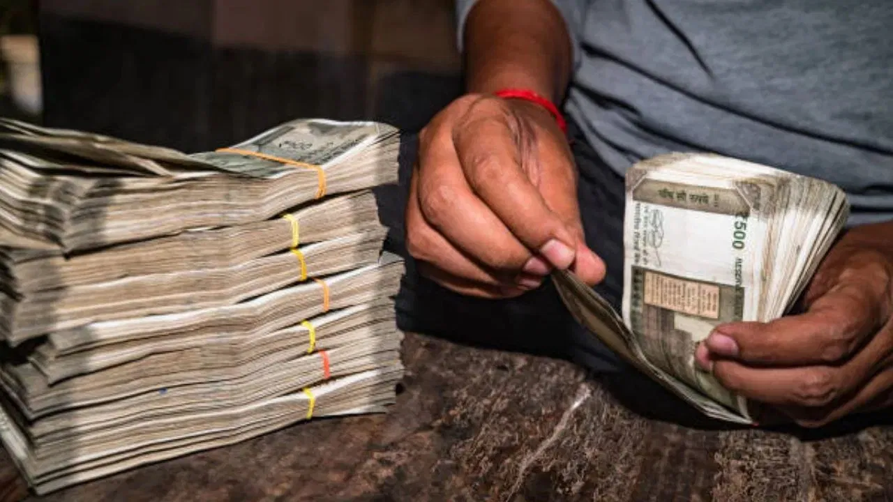 भारत में फैमिली बिजनेस करने वालों ने कमा लिए 2.70 लाख करोड़, ऐसे कर रहे हैं जबरदस्त ग्रोथ भारत में फैमिली बिजनेस करने वालों ने कमा लिए 2.70 लाख करोड़, ऐसे कर रहे हैं जबरदस्त ग्रोथ