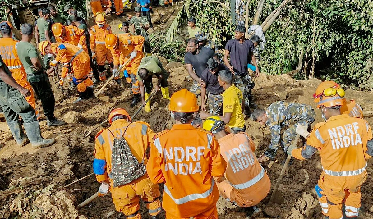 भारतीय वायु सेना की मदद से श्रीलंका में बहाल हो रहा सड़क संपर्क, ‘सागर बंधु’ के तहत राहत कार्य तेज़ भारतीय वायु सेना की मदद से श्रीलंका में बहाल हो रहा सड़क संपर्क, 'सागर बंधु' के तहत राहत कार्य तेज़