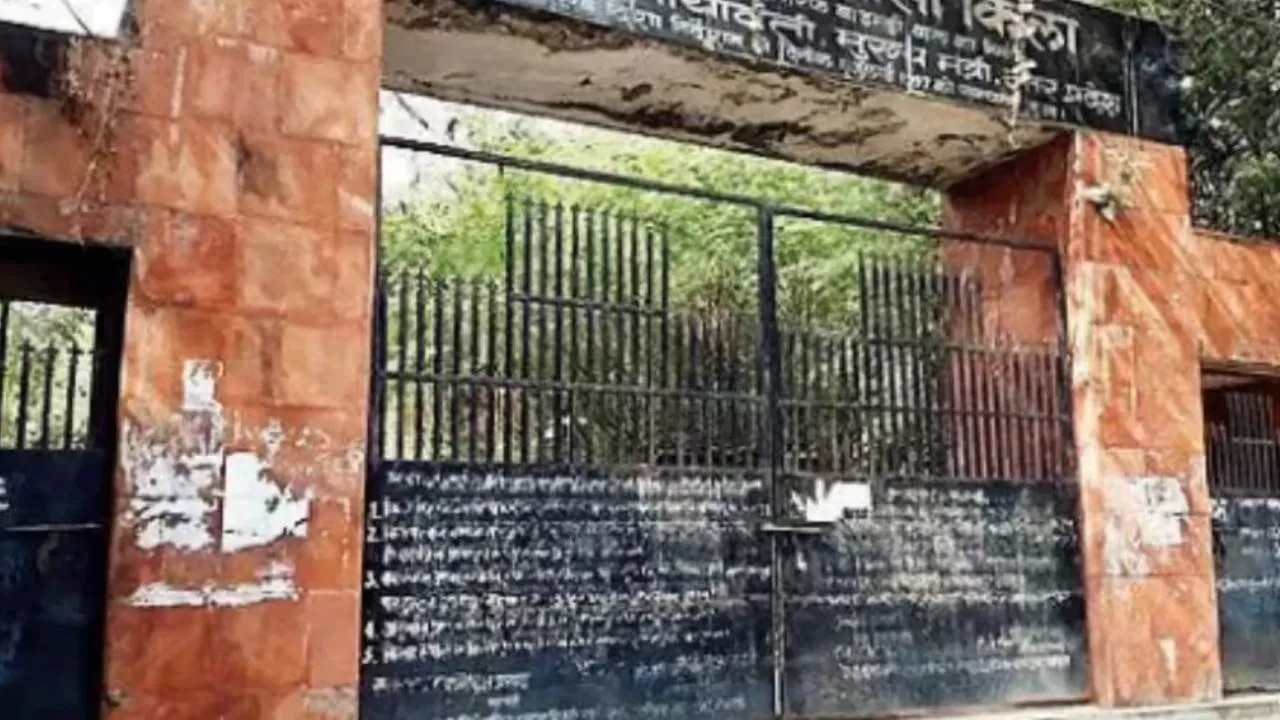 महाराजा बिजली पासी का किला क्यों है खास? PM मोदी ने किया जिक्र, बदलेगी इसकी सूरत, बनेगा वर्ल्ड क्लास महाराजा बिजली पासी का किला क्यों है खास? PM मोदी ने किया जिक्र, बदलेगी इसकी सूरत, बनेगा वर्ल्ड क्लास