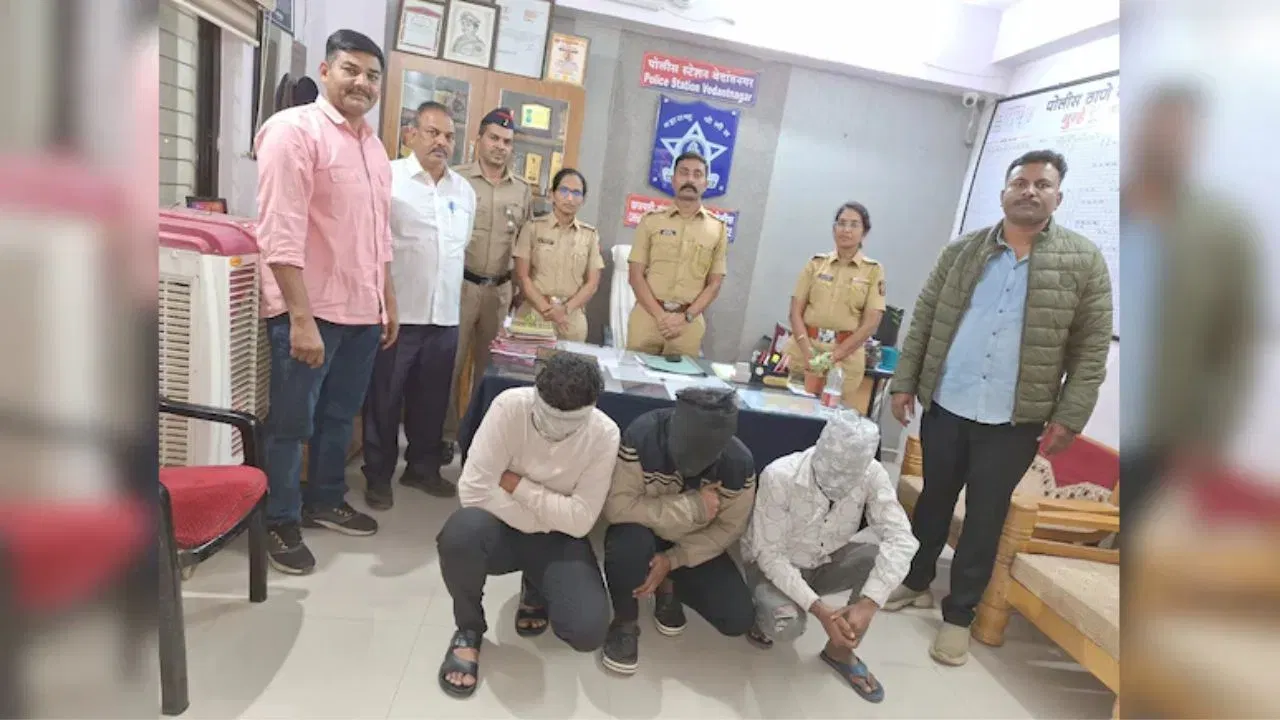 महाराष्ट्र: Room नंबर 105 की जगह पहुंची 205 में…कमरे में दरिंदों ने पूरी रात युवती से किया गैंगरेप; 3 अरेस्ट महाराष्ट्र: Room नंबर 105 की जगह पहुंची 205 में...कमरे में दरिंदों ने पूरी रात युवती से किया गैंगरेप; 3 अरेस्ट