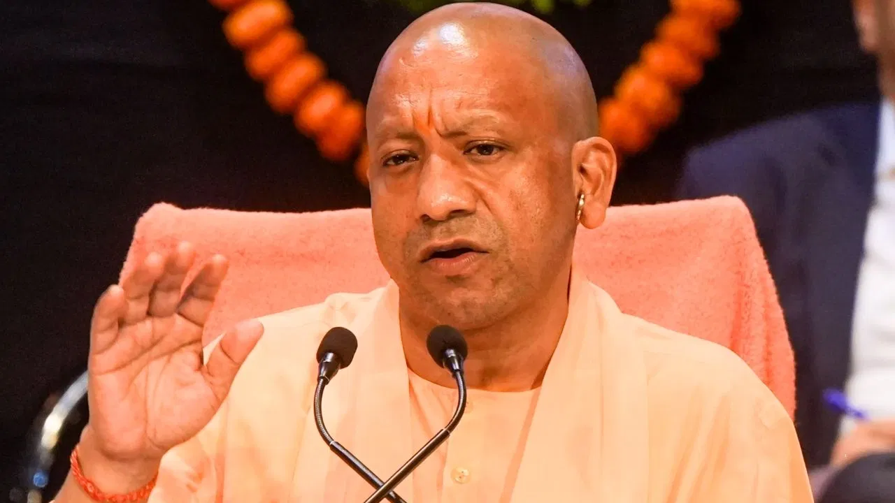 कितनी है संपत्ति? नहीं बताया तो रुक जाएगा सरकारी कर्मचारियों का प्रमोशन; UP सरकार का सख्त आदेश मिशन 2027: UP में संघ, संगठन और सरकार एक्टिव, CM योगी के आवास पर हुई समन्वय बैठक
