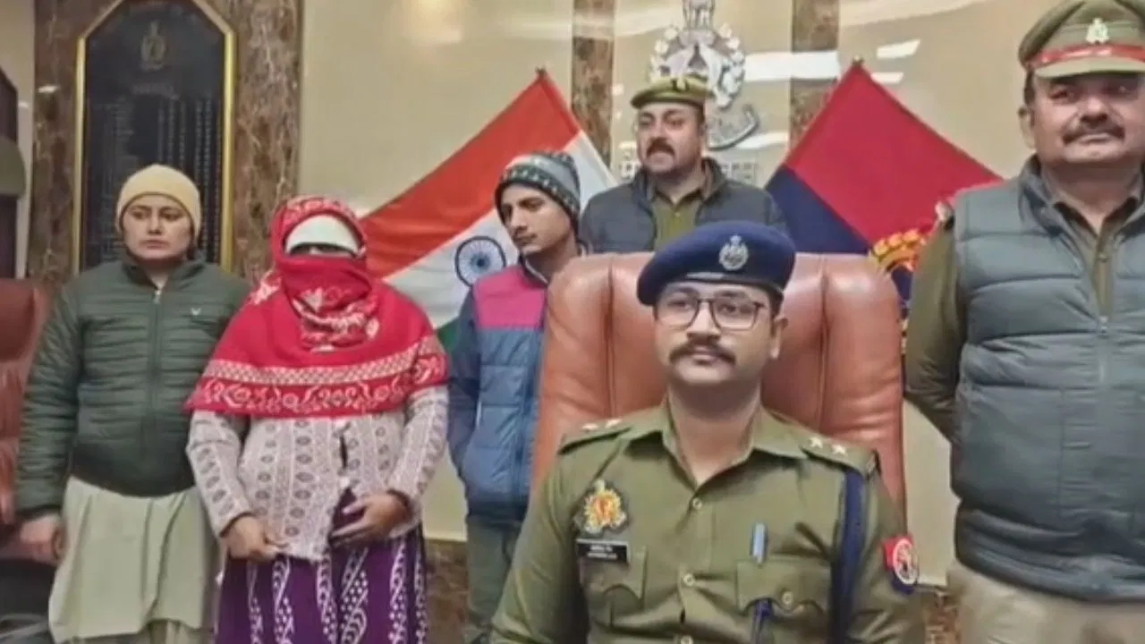 मिस कॉल से ब्लैकमेलिंग तक… मेरठ की सीमा का हनी ट्र्रैप कांड, कैसे व्यापारी नेबचाई जान? मिस कॉल से ब्लैकमेलिंग तक... मेरठ की सीमा का हनी ट्र्रैप कांड, कैसे व्यापारी नेबचाई जान?